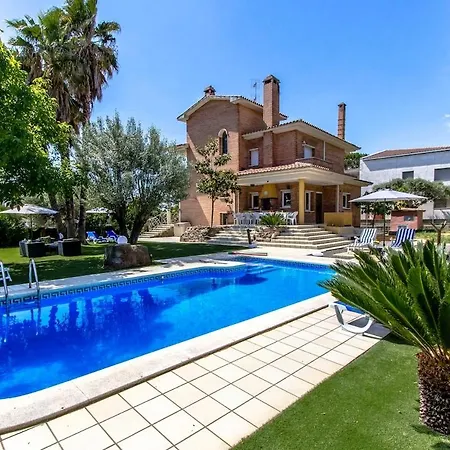 Catalunya Casas Stunning With Private Pool 33 Km To Barcelona 빌라