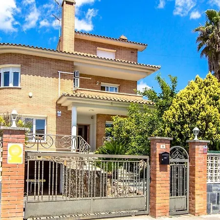 Villa Catalunya Casas Stunning With Private Pool 33 Km To Barcelona *